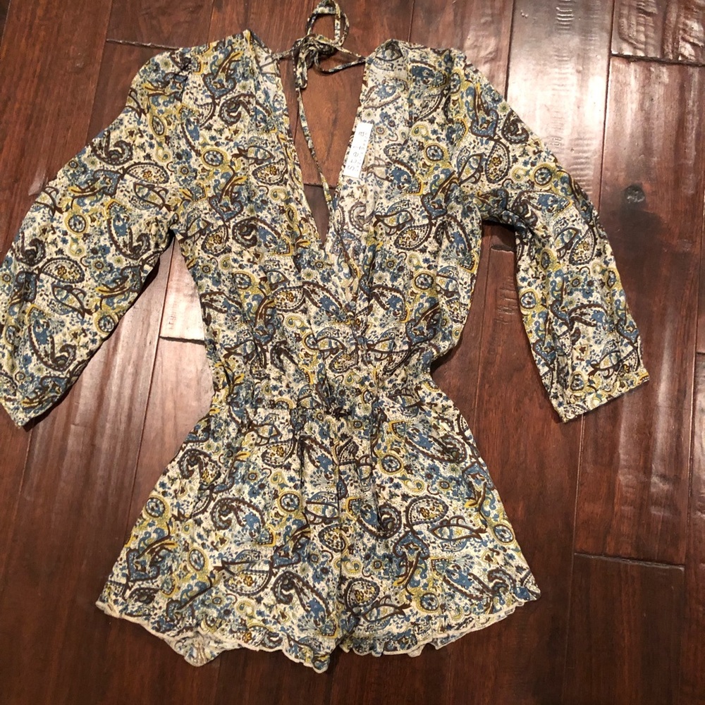 Long sleeve backless Paisley romper